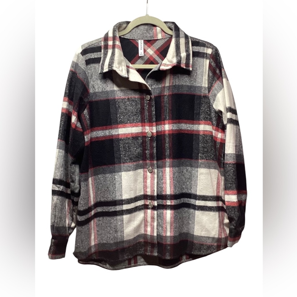 Zenana Mid Weight Black plaid shacket Size Large
